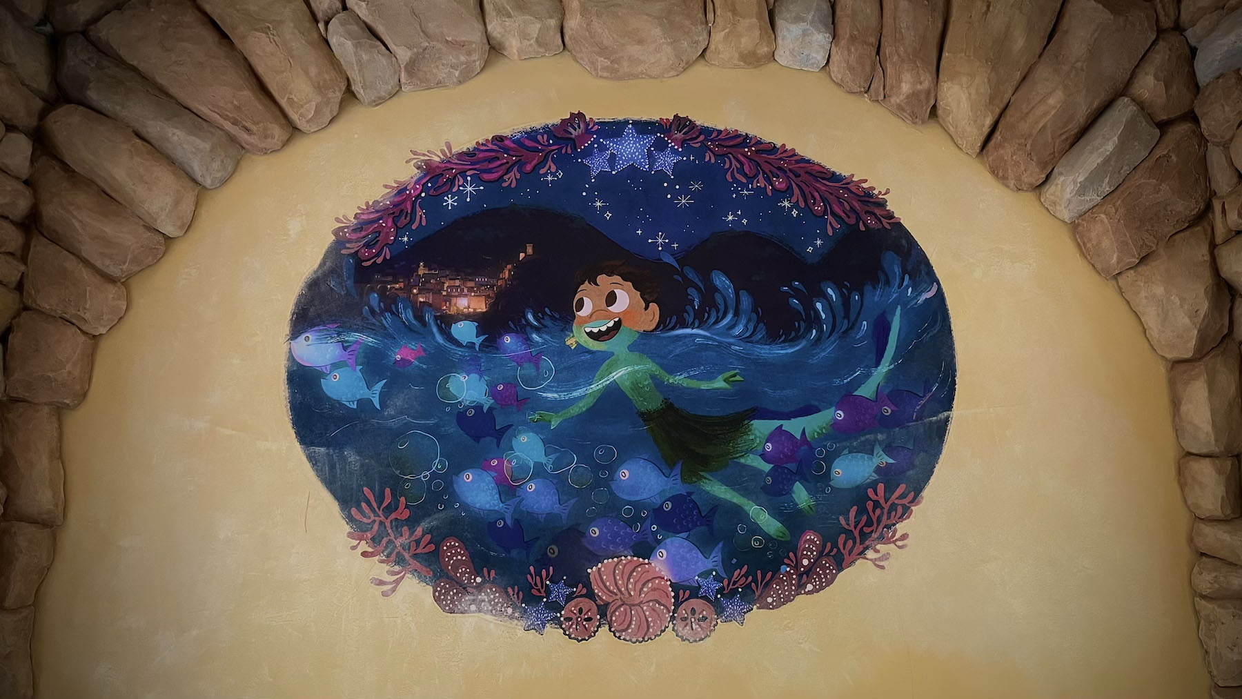 Plongez dans le nouvel espace de restauration inspiré de Luca, à Disneyland Paris